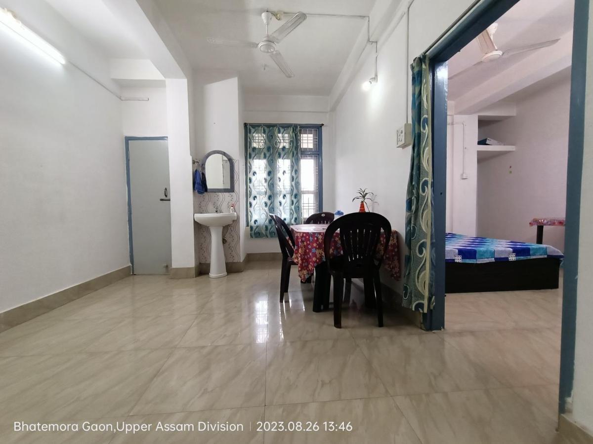 Taj Residency Holiday Homestay -Entire 1Bhk & 2Bhk Private Apartments -Call 767Ooo54Oo Jorhāt Exterior foto