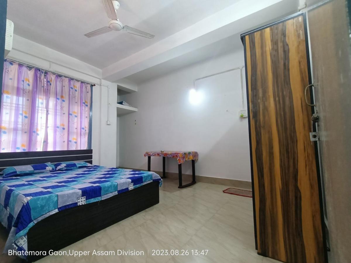 Taj Residency Holiday Homestay -Entire 1Bhk & 2Bhk Private Apartments -Call 767Ooo54Oo Jorhāt Exterior foto