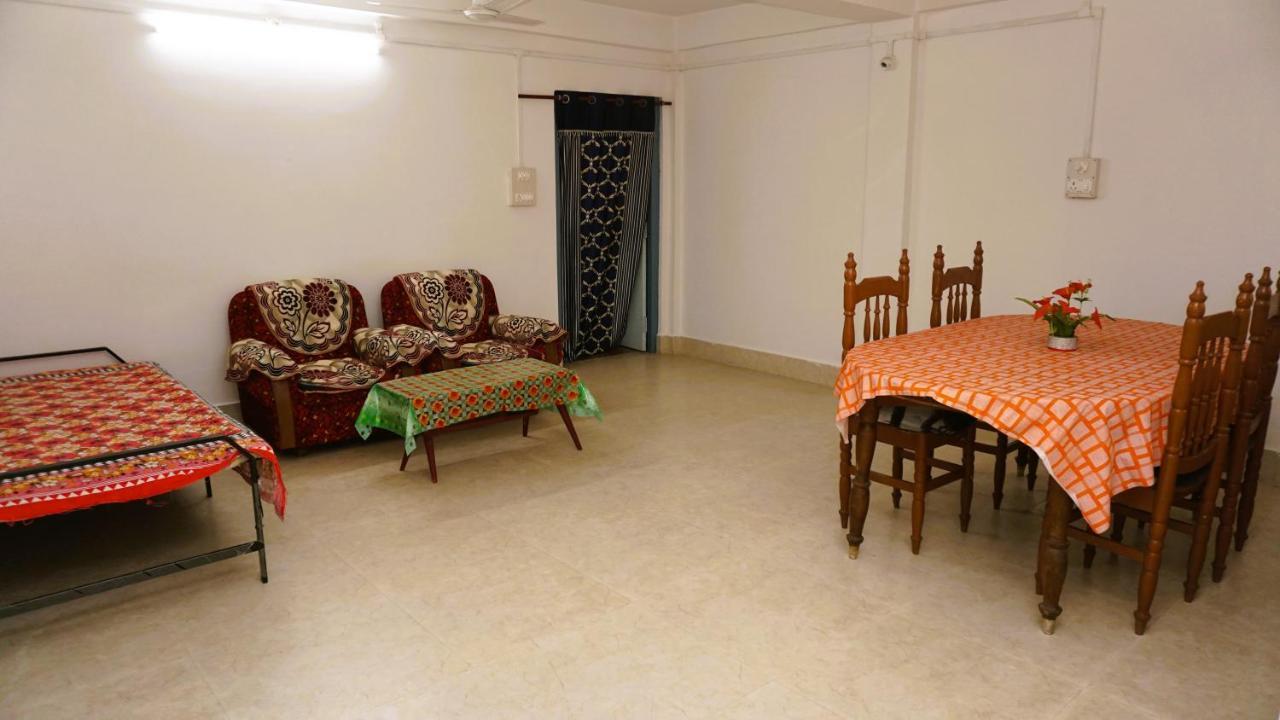 Taj Residency Holiday Homestay -Entire 1Bhk & 2Bhk Private Apartments -Call 767Ooo54Oo Jorhāt Exterior foto