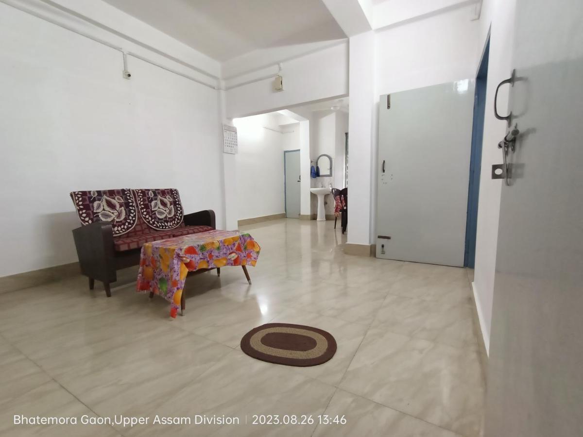 Taj Residency Holiday Homestay -Entire 1Bhk & 2Bhk Private Apartments -Call 767Ooo54Oo Jorhāt Exterior foto
