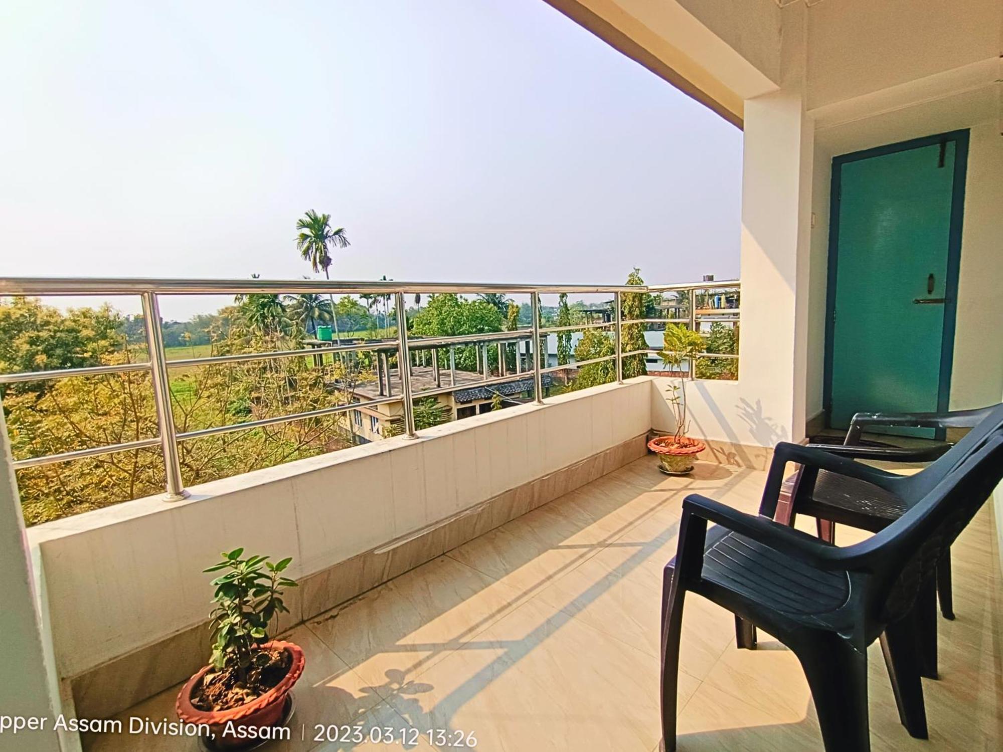 Taj Residency Holiday Homestay -Entire 1Bhk & 2Bhk Private Apartments -Call 767Ooo54Oo Jorhāt Exterior foto