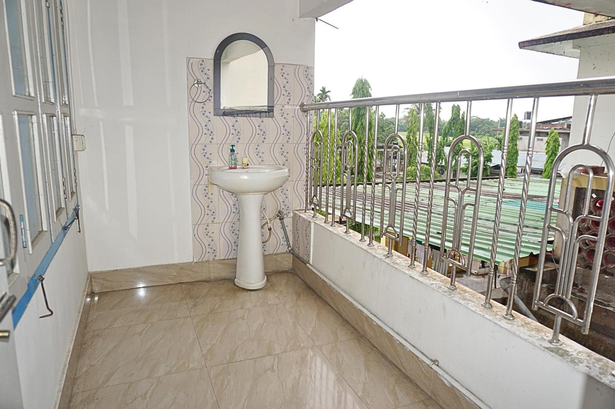 Taj Residency Holiday Homestay -Entire 1Bhk & 2Bhk Private Apartments -Call 767Ooo54Oo Jorhāt Exterior foto